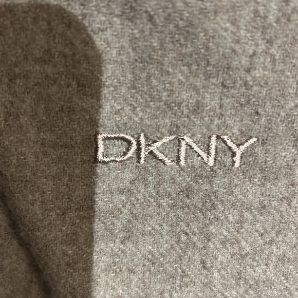 3 wool scarves - 2 Ralph Lauren and 1 DKNY - Picture 4 of 6